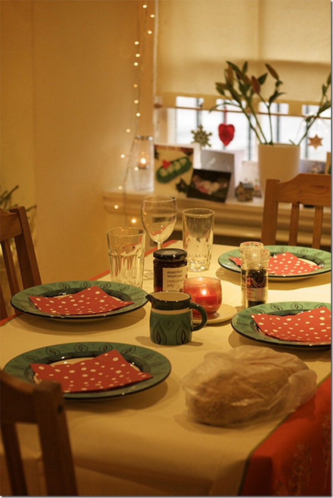 4 Tips for Easier Family Dinners CreativeCynchronicity.com