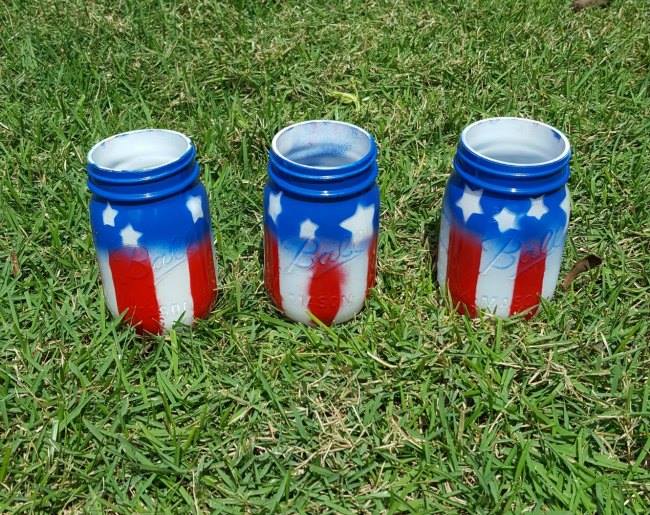Show your love for the USA with these DIY American Flag Mason Jars. Full tutorial so you can make your own. 