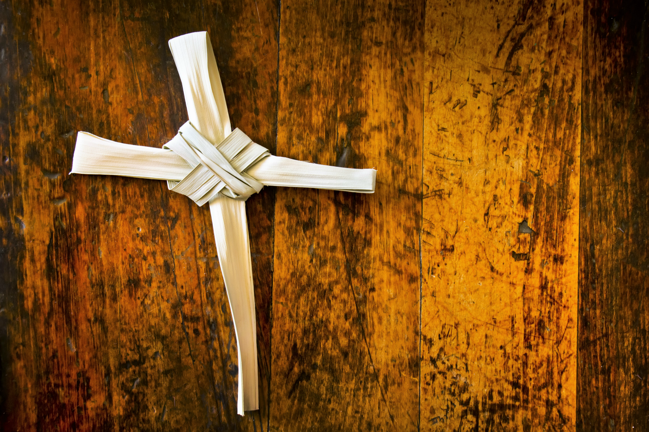 how to make a cross out of palm leaves