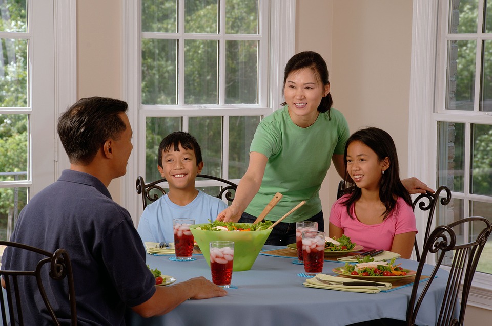 simple ways to have family dinner together