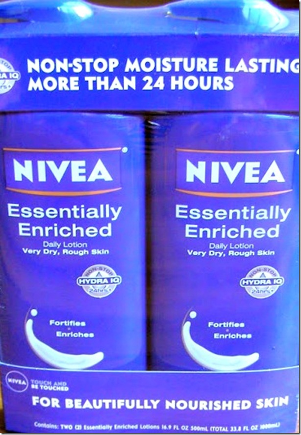 #NIVEAmoments #Cbias #SocialFabric NIVEA product review and self massage tutorial from CreativeCynchronicity.com