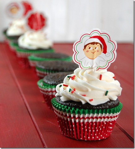 elf-on-the-shelf-chocolate-cupcakes