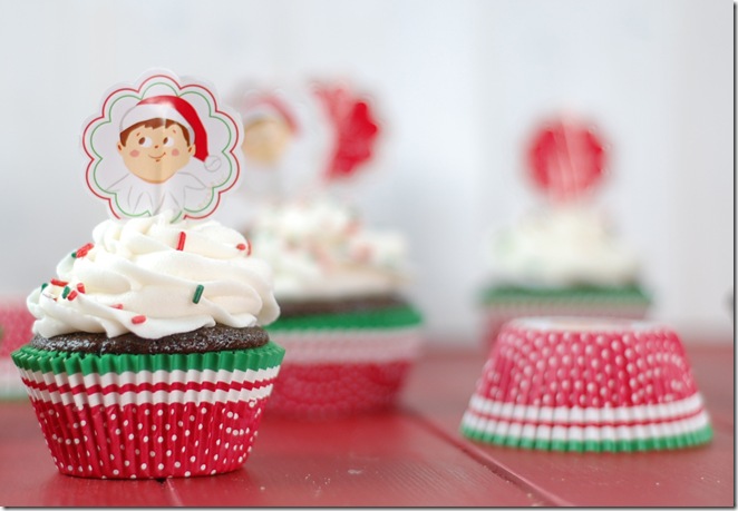 elf-on-the-shelf-cupcakes