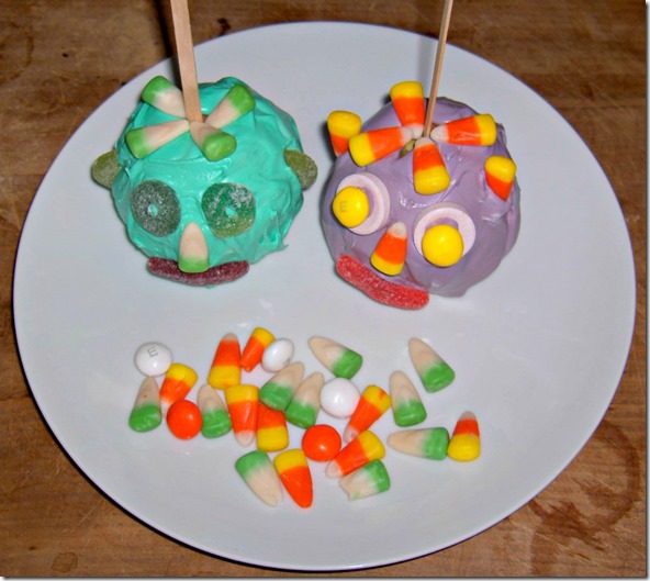 Monster Candy Apple Faces - an easy and quick recipe to make with the kids