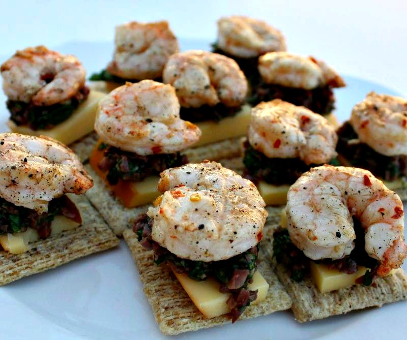 Hanging out with friends in the backyard during the warm summer weather is one of my favorite things to do. And I love to serve them delicious appetizers like these made with grilled shrimp. 