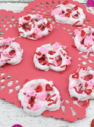 yummy dipped pretzels for Valentine's Day