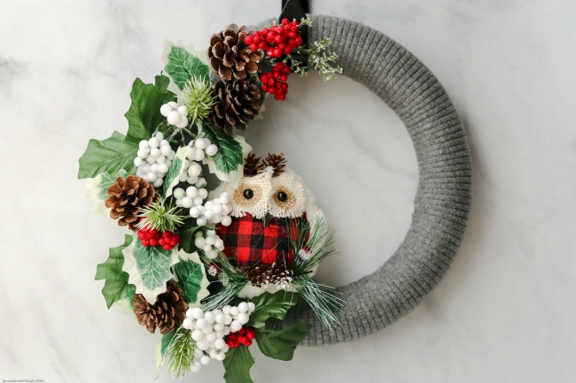 17 Winter Pom Pom Wreath Christmas Pom Pom Wreath Holiday Wreath Red and  White Wreath Red Wreath Winter Decor Holiberry, Berry 