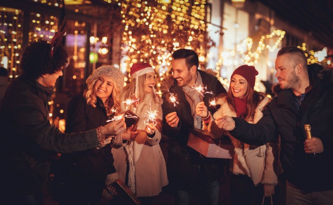 tips for throwing a healthier holiday party