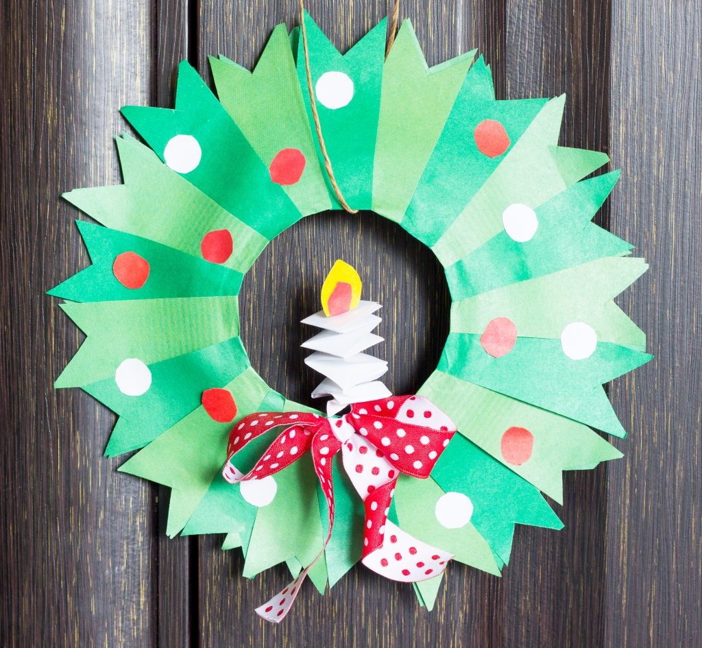 paper christmas wreath made with paper plate